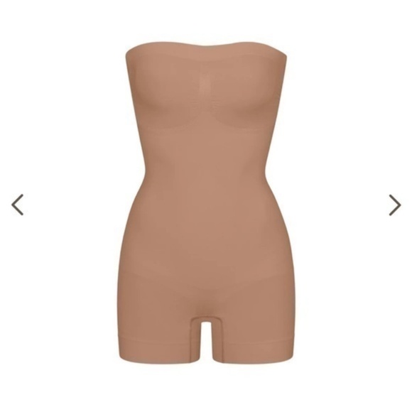 NWT SKIMS SHAPEWEAR SEAMLESS SCULPT STRAPLESS SHORTIE BODYSUIT SIENNA large - Picture 1 of 7